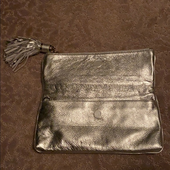 Michhael Kors fold over metallic clutch - Picture 5 of 5